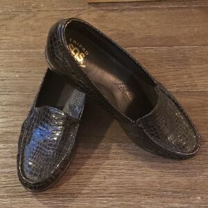 SAS Black Textured Loafers 8M